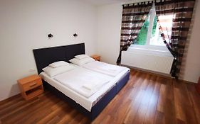 Mate Apartman